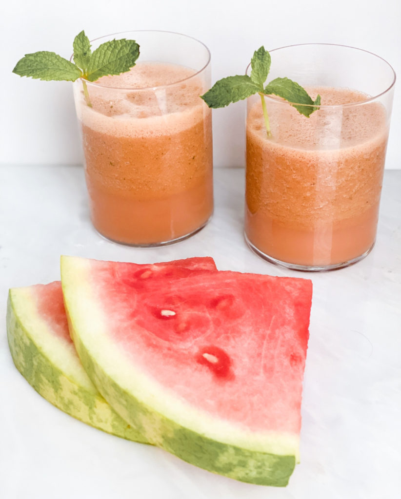 watermelon-smoothies-in-glasses-with-wedges-of-watermelon