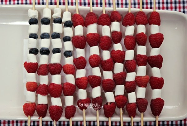 american-flag-fruit-skewers-4th-of-july-desserts